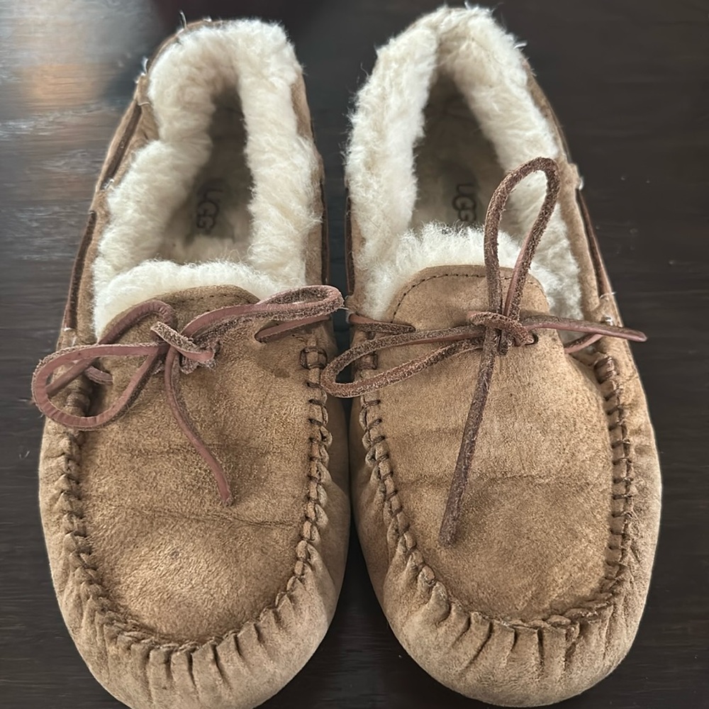 UGG Dakota Moccasin